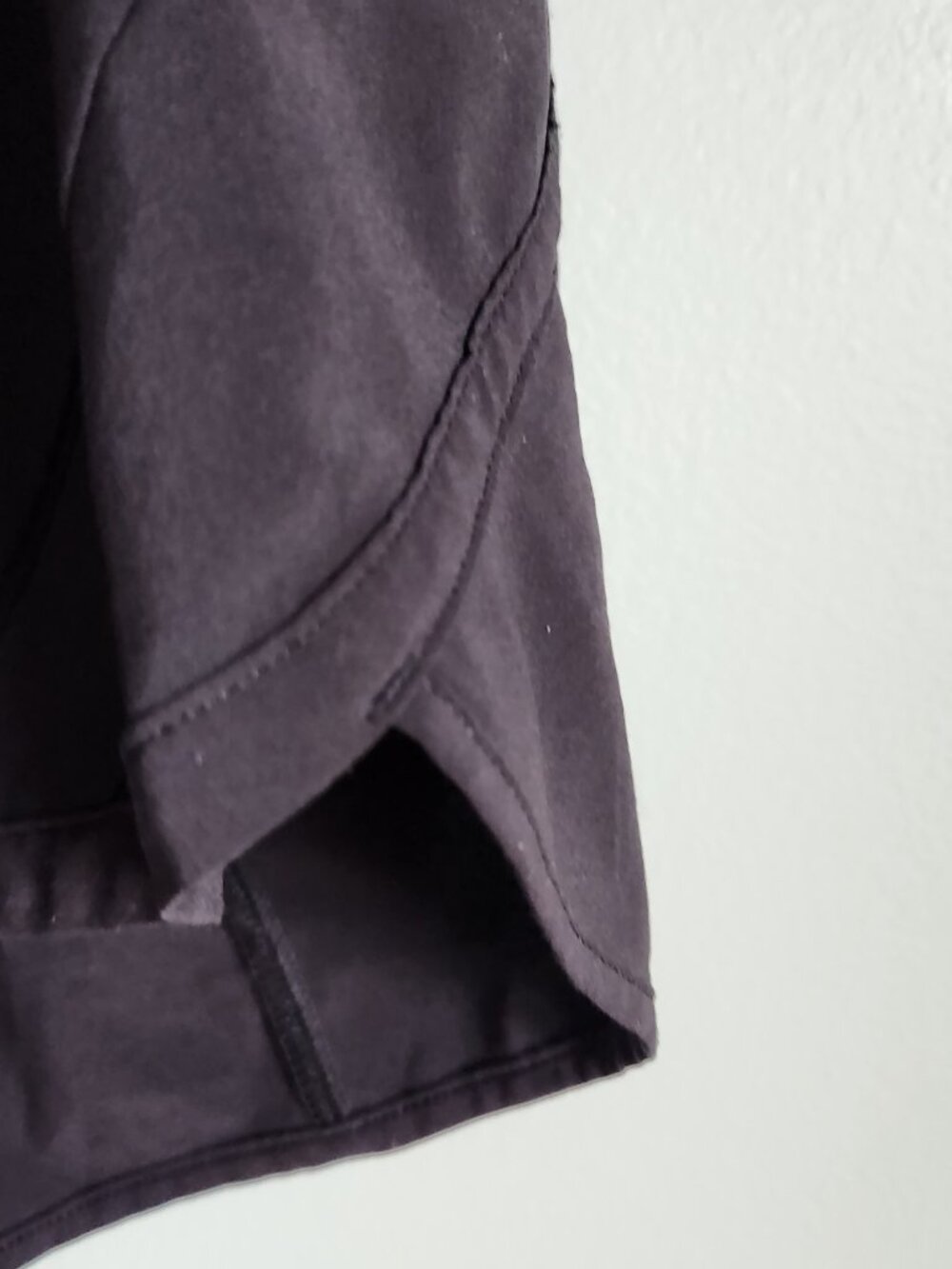 Lululemon Shorts Women's Black 2 Track That Short 5" Inseam Lined Gym Running - Picture 3 of 9